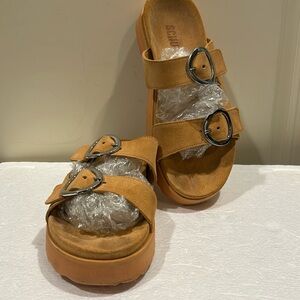 SCHUTZ suede double buckle band slip on Slide platform Sandals size 8 peach